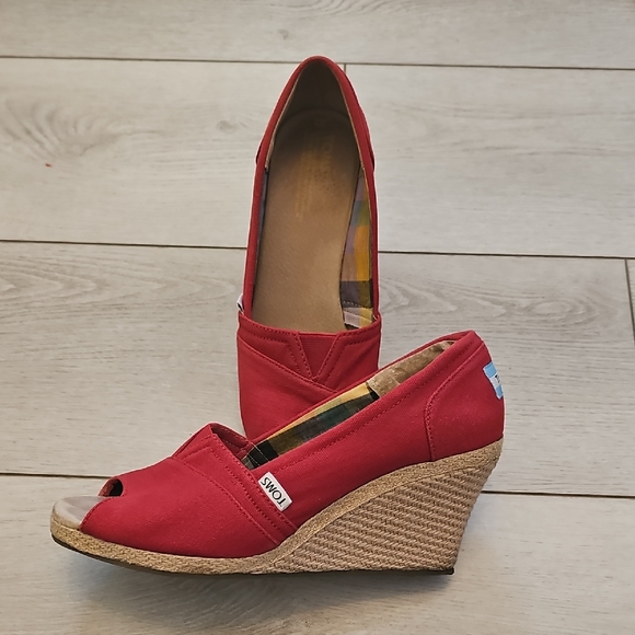 Toms Red Wedge Shoes Womens 9 - Picture 1 of 5